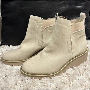 Nicole Miller Pocas Lug Platform Chelsea Wedge Slip On Boot Women’s Size 10